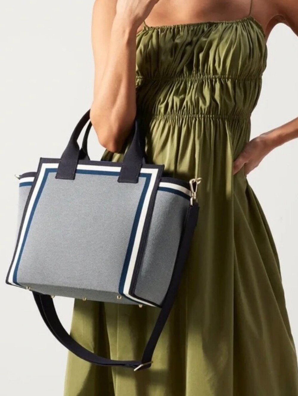 EXCELLENT RARE ROTHY'S THE HANDBAG - RIVER BLUE - Picture 3 of 10